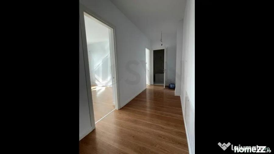 Apartament cu 4 camere semidecomandat în Domenii