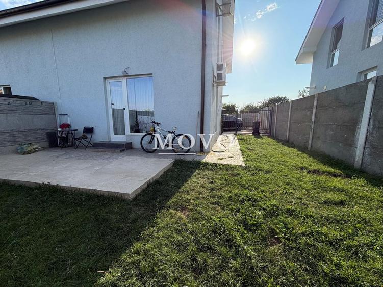 Duplex cu 3 camere cu Teren 150 Mp în Sânandrei