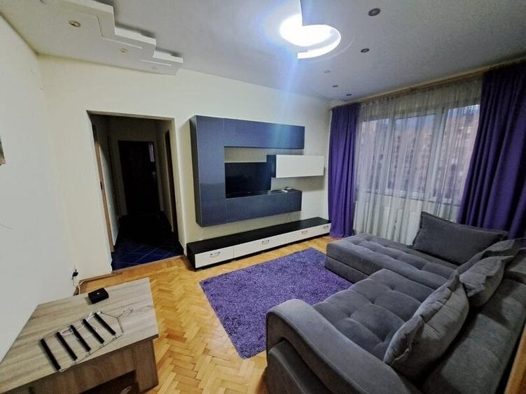 Apartament cu 3 camere semidecomandat, mobilat în Iancului