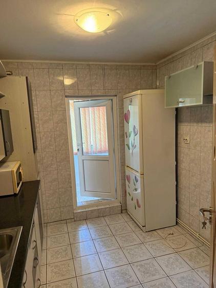 Apartament cu 2 camere decomandat, mobilat în Nicolina