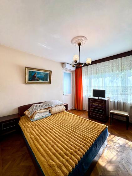 Apartament cu 3 camere semidecomandat în Titan