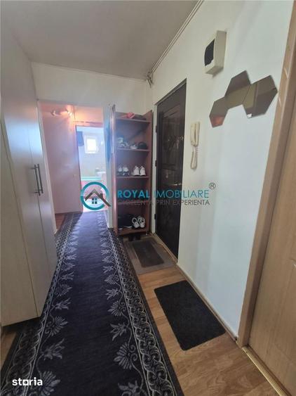 Apartament cu 3 camere decomandat în Cantacuzino
