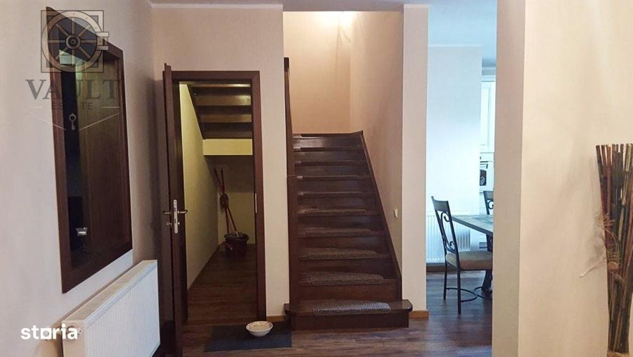 Casă cu 4 camere în Ostratu