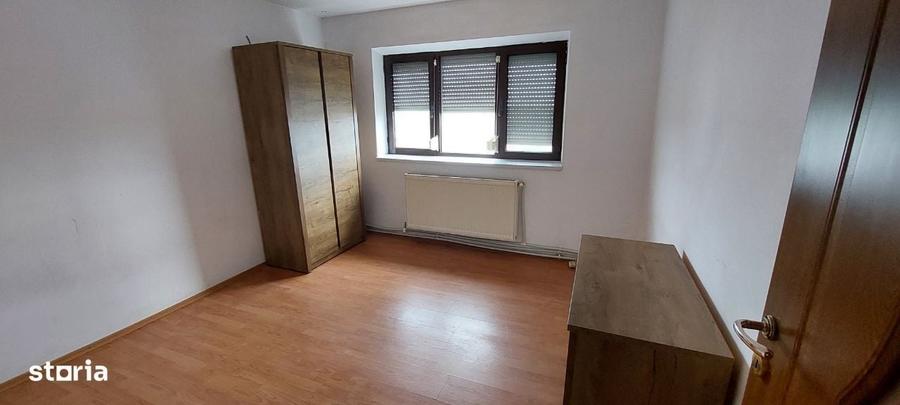 Apartament cu 3 camere decomandat în Dorobanți 1
