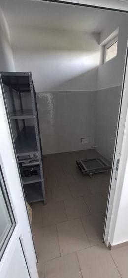 Spațiu comercial, de 150 mp, în Șintereag