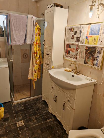 Apartament cu 3 camere nedecomandat în Sala Palatului