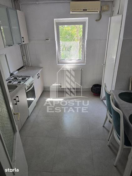 Apartament cu 3 camere decomandat în Ghiroda