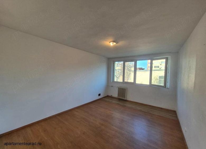 Apartament cu 2 camere decomandat în Podgoria