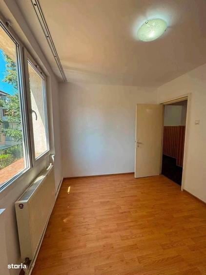 De vanzare apartament 3 camere, decomandat, etajul 2. Pret 48000e - 2