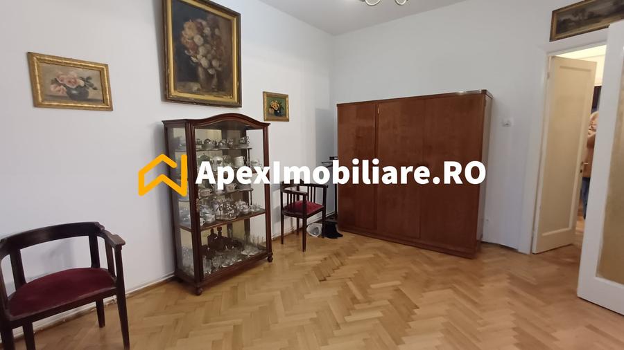 Apartament cu 4 camere circular, mobilat în Gara de Nord