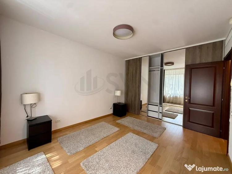 Apartament cu 3 camere semidecomandat în Aviatorilor