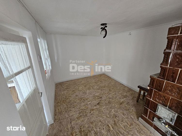 Casă cu 2 camere cu Canalizare în Central