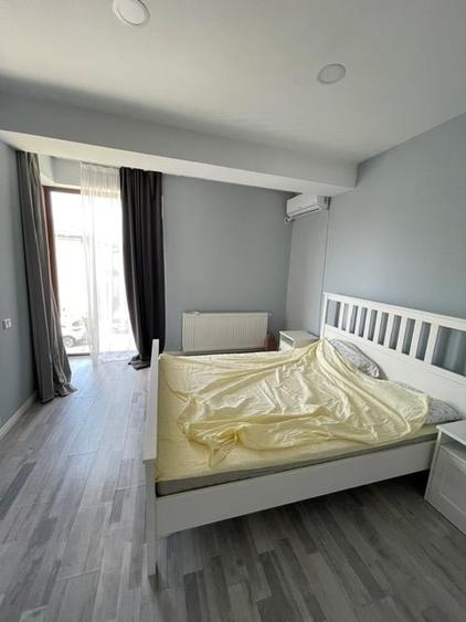Casă cu 5 camere cu Teren 100 Mp în Central