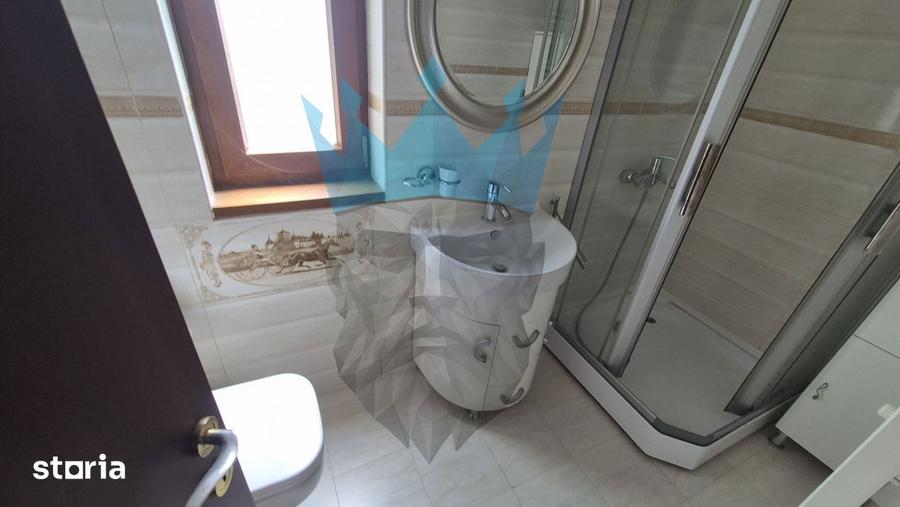 Casă cu 7 camere cu Canalizare în Dobroești