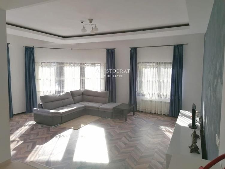 Casă cu 5 camere cu Canalizare în Corbeanca