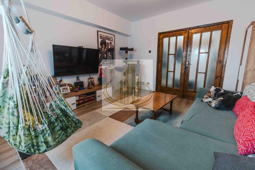 Apartament cu 4 camere decomandat, mobilat în Central