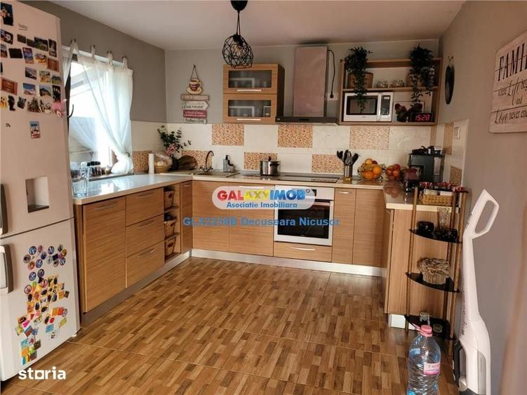Casa, Str. Rachitei , 4 dormitoare si 1 living, 700 euro - 2