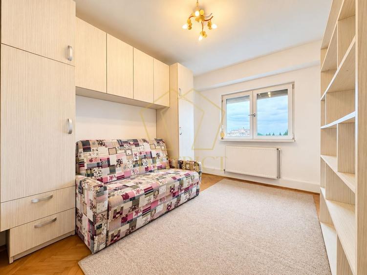 Apartament cu 3 camere decomandat, mobilat în Aradului