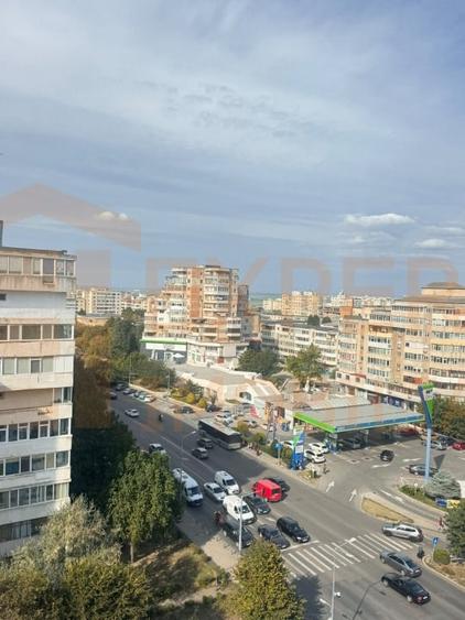 Apartament cu 3 camere decomandat, mobilat în Tomis Nord