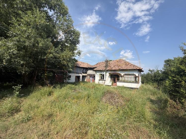 Teren Construcții intravilan de 1032 mp, în Micești