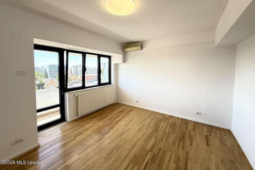 Apartament cu 6 camere decomandat în Grădina Icoanei
