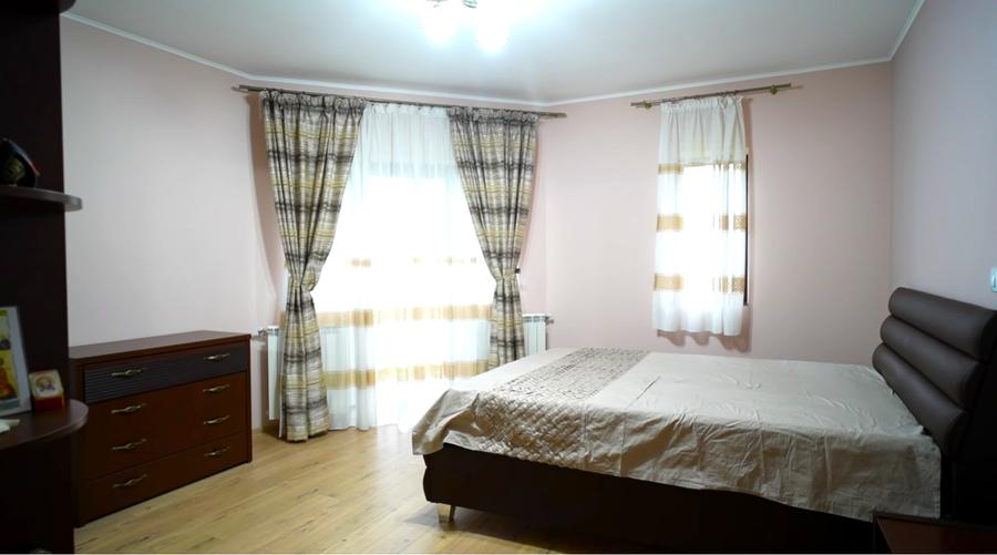Duplex cu 5 camere cu Teren 1560 Mp în Bucium