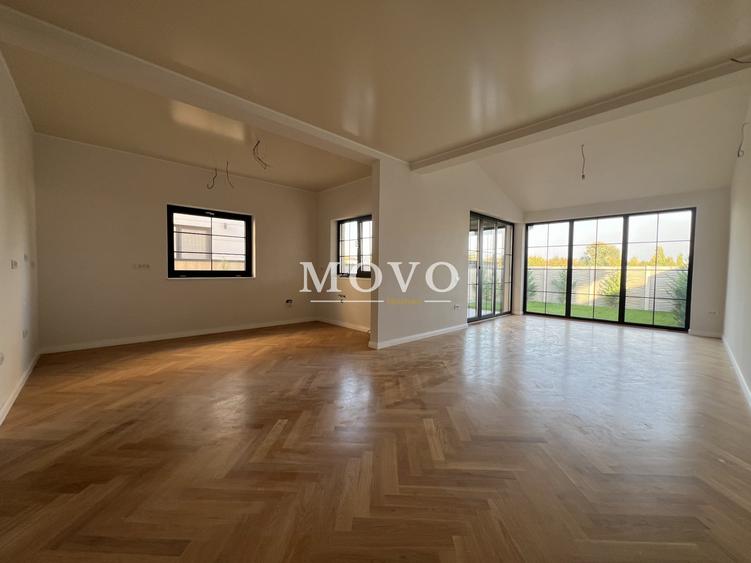 Duplex cu 5 camere cu Canalizare în Giroc