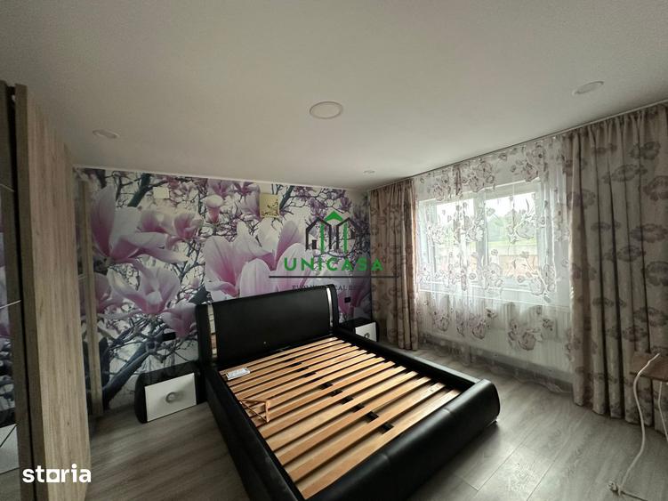 Casă cu 8 camere cu Teren 2000 Mp în Băbeni