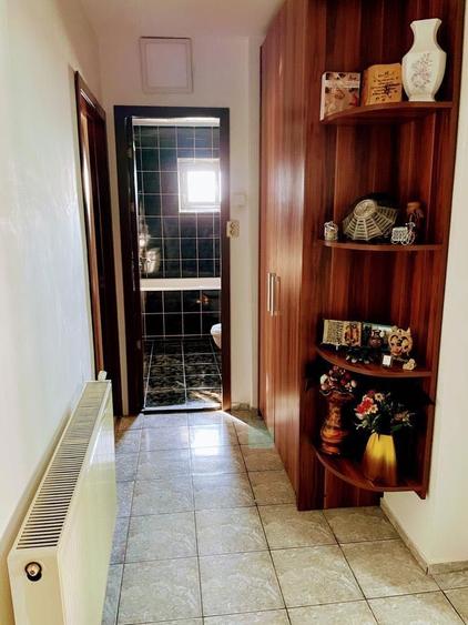 Apartament cu 3 camere decomandat în Mircea-Vodă