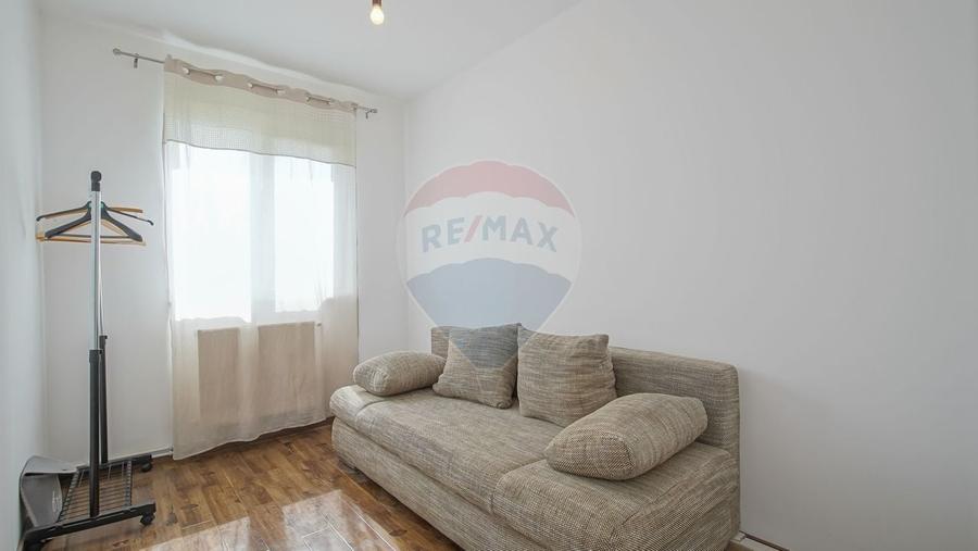 Apartament cu 3 camere semidecomandat în Nord