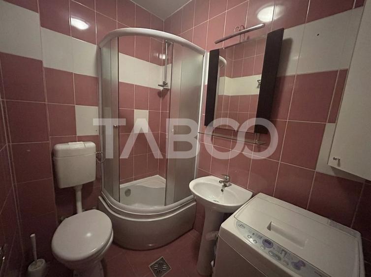Apartament cu 3 camere semidecomandat, mobilat în Terezian