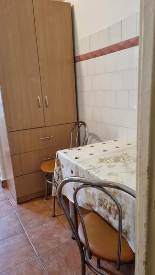 Apartament cu 3 camere decomandat în Titan