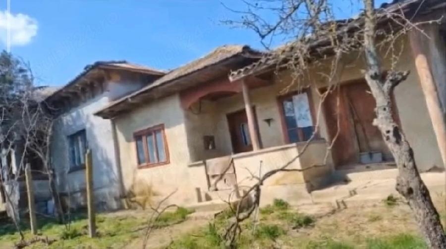 Casă cu Teren 1200 Mp în Vieru
