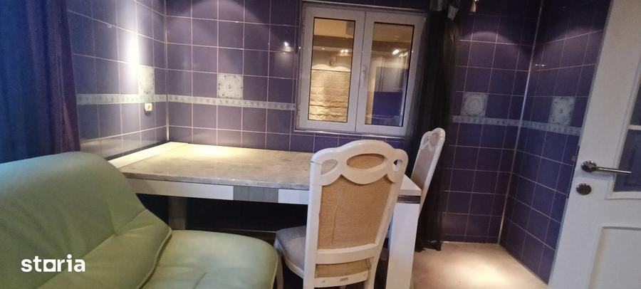 Casă cu 7 camere cu Teren 400 Mp în Dobroești