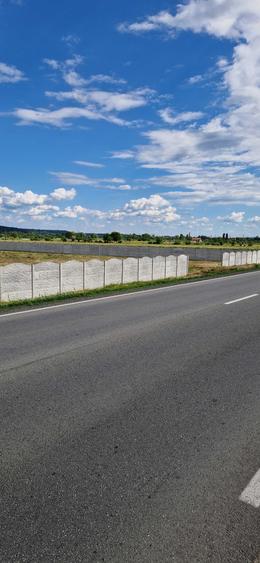 Teren de 2500 mp, în Mihăești