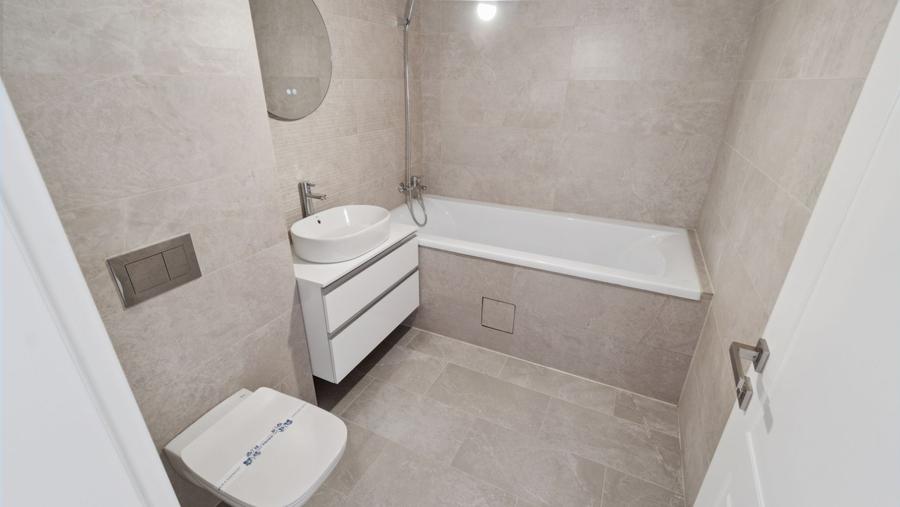 Apartament cu 3 camere decomandat, mobilat în Universitate