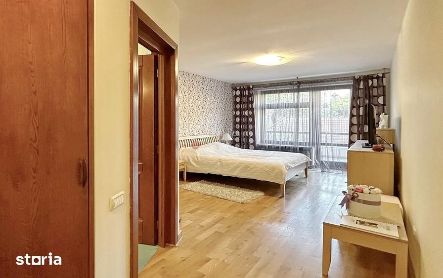 Apartament cu 4 camere în Schei