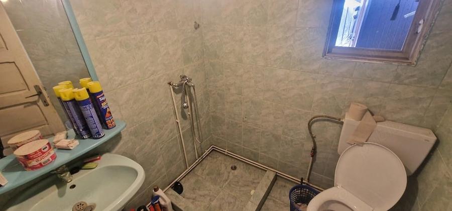 Casă cu 3 camere cu Teren 450 Mp în Bănești