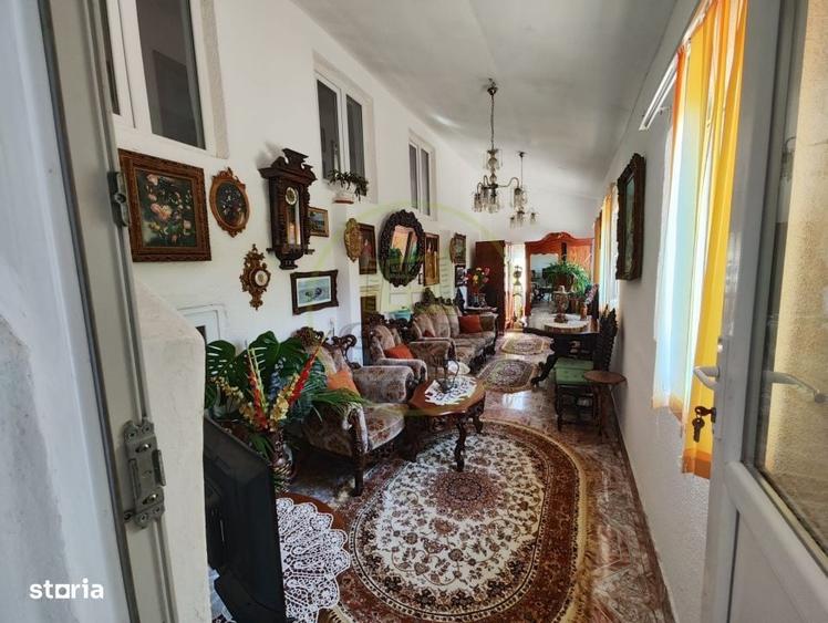 Casă cu 4 camere în Leamna de Sus