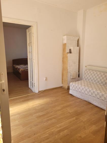 Casă individuală cu 6 camere cu Teren 165 Mp în Tomis I