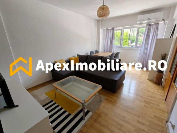 Apartament cu 3 camere semidecomandat în Universitate
