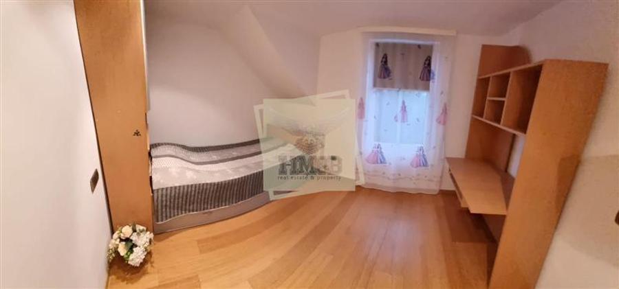 Casă individuală cu 4 camere cu Garaj în Gușterița