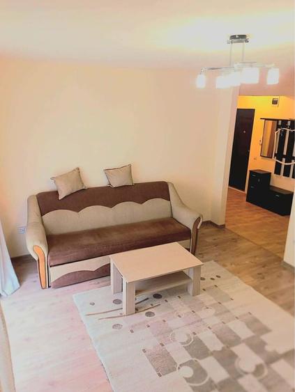 Apartament cu 2 camere decomandat în Florești