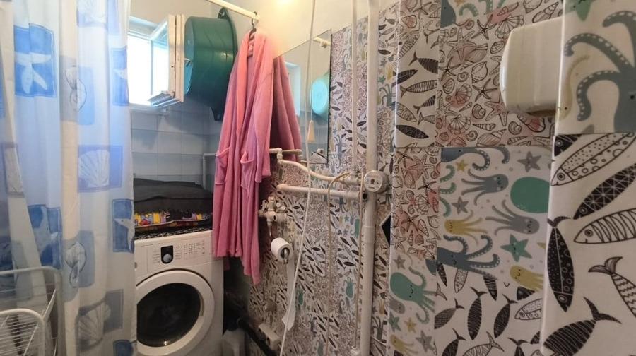 Apartament cu 3 camere semidecomandat în Gojdu