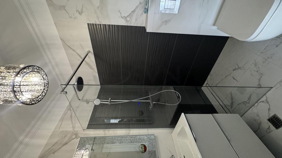 Apartament cu 3 camere decomandat în Bucur Obor