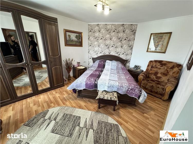 Apartament cu 5 camere în Cetate