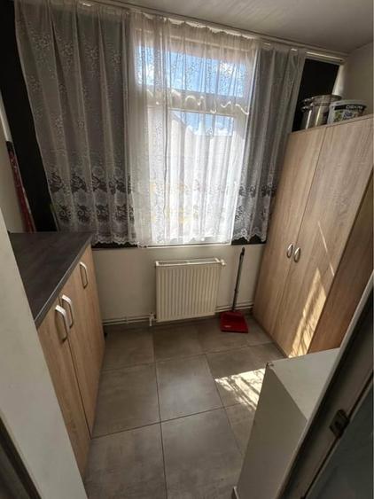 Apartament cu 3 camere decomandat, mobilat în Tolstoi