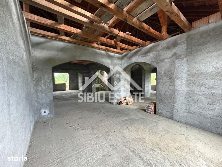 Casă cu 4 camere în Central