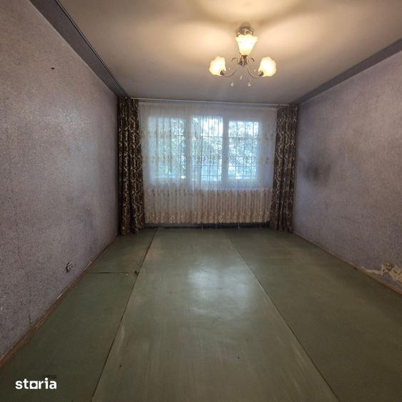 Apartament cu 3 camere decomandat în Giurgiului