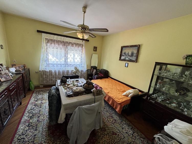 Casă individuală cu 3 camere cu Canalizare în Turnișor